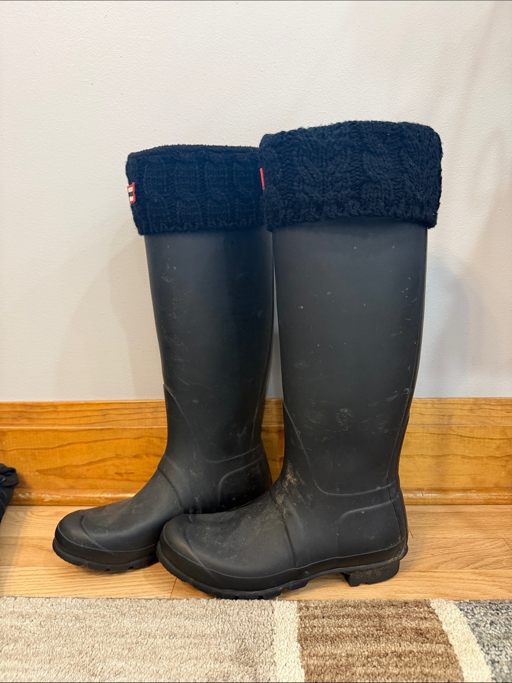 Hunter Boots with knit cuffs - Picture 3 of 4